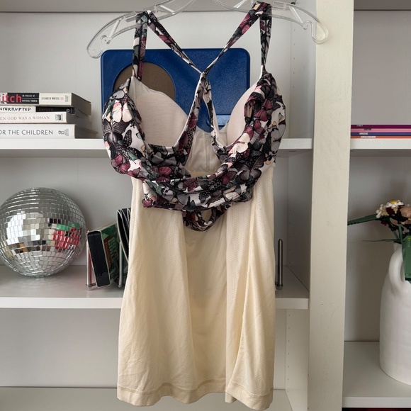 LULULEMON Wrap It Up Tank So Fly Butterfly Angel Wing Multi - Picture 8 of 10